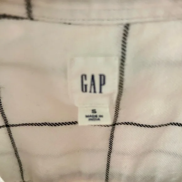 GAP size small flannel - Picture 4 of 4